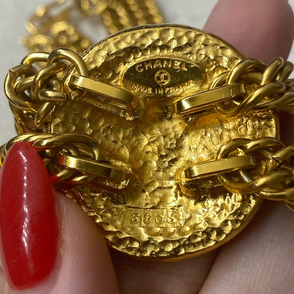 Vintage Chanel double chain medallion 31 Rue Cambon - Picture 5 of 6